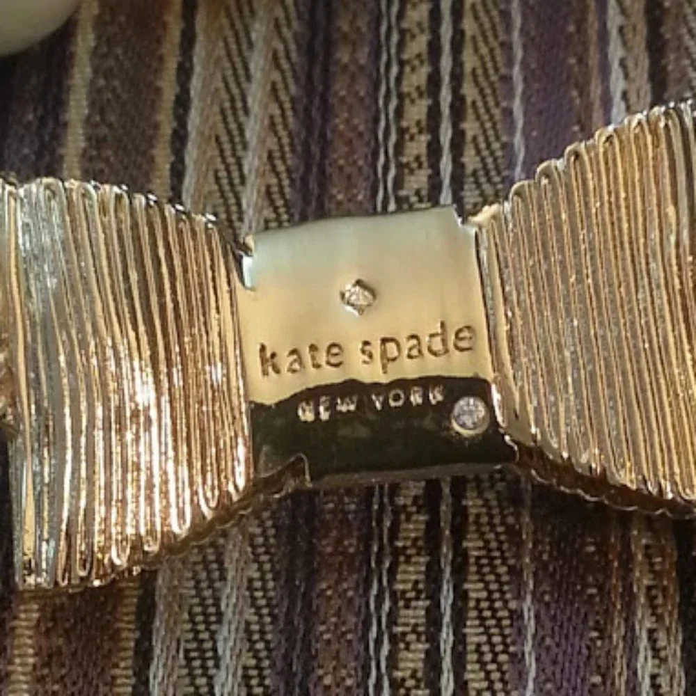 Kate Spade All Wrapped Up Large Cream Pearl Gold Bow Clasp Bracelet 8.25" - Picture 4 of 7